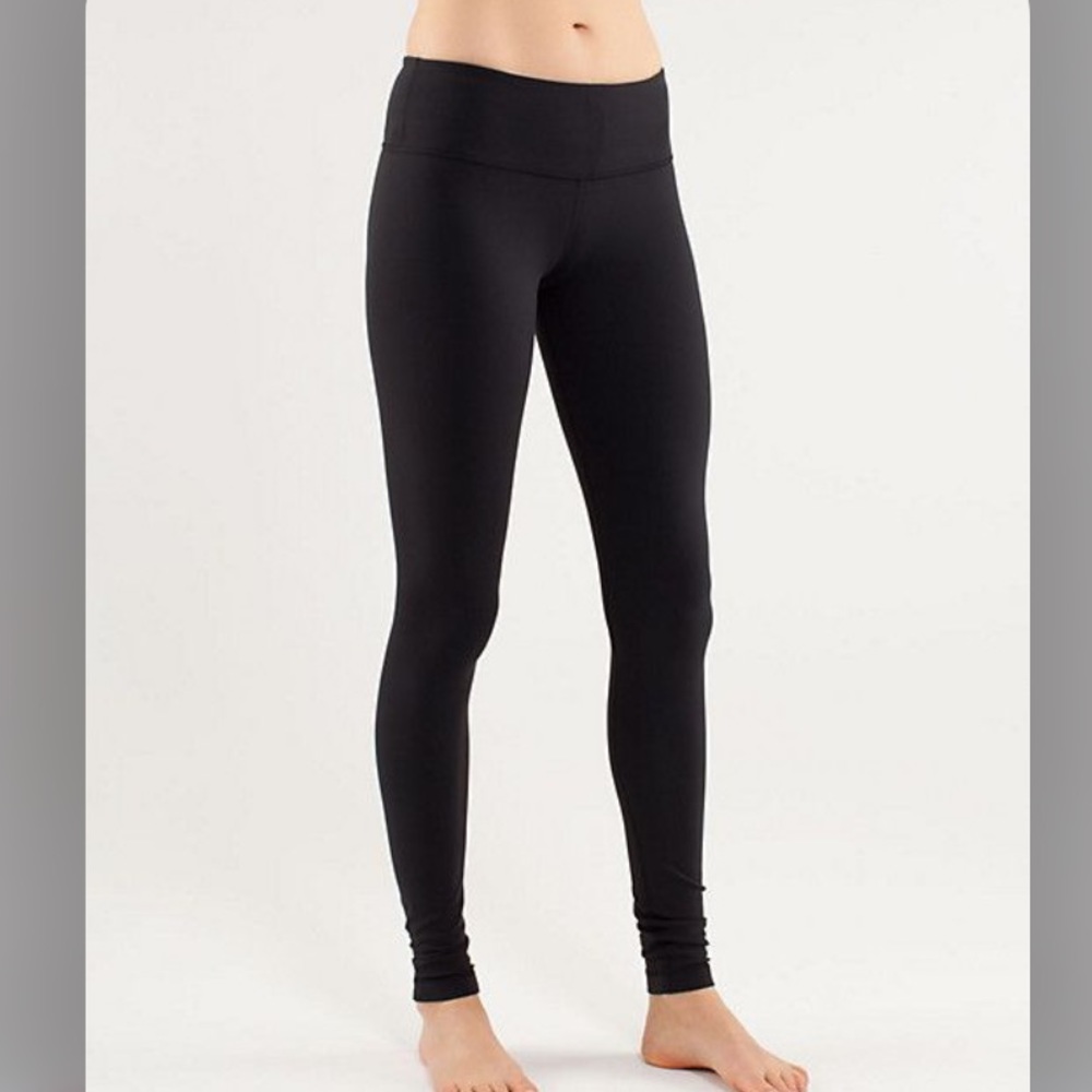 Lululemon black leggings size 6